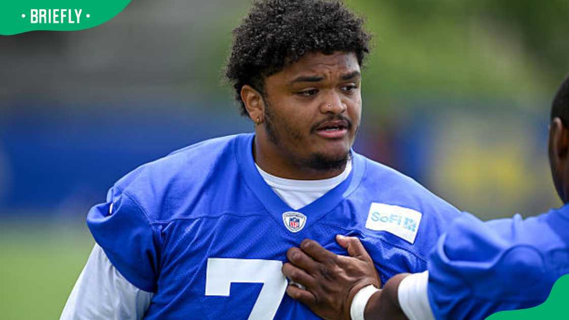 Steve Avila in Woodland Hills Steve Avila in Woodland Hills