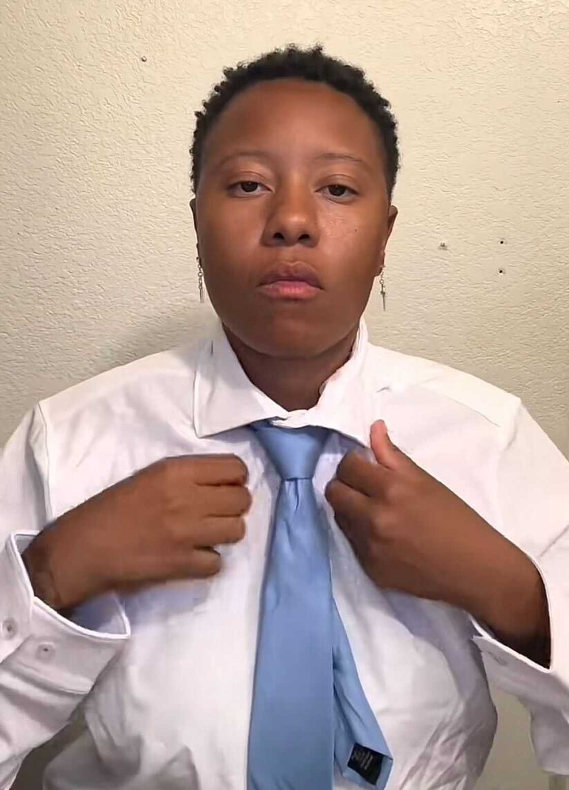 An American woman reacted to the Open Chats Podcast's racist remarks by showing support for the coloured community. An American woman reacted to the Open Chats Podcast's racist remarks by showing support for the coloured community.