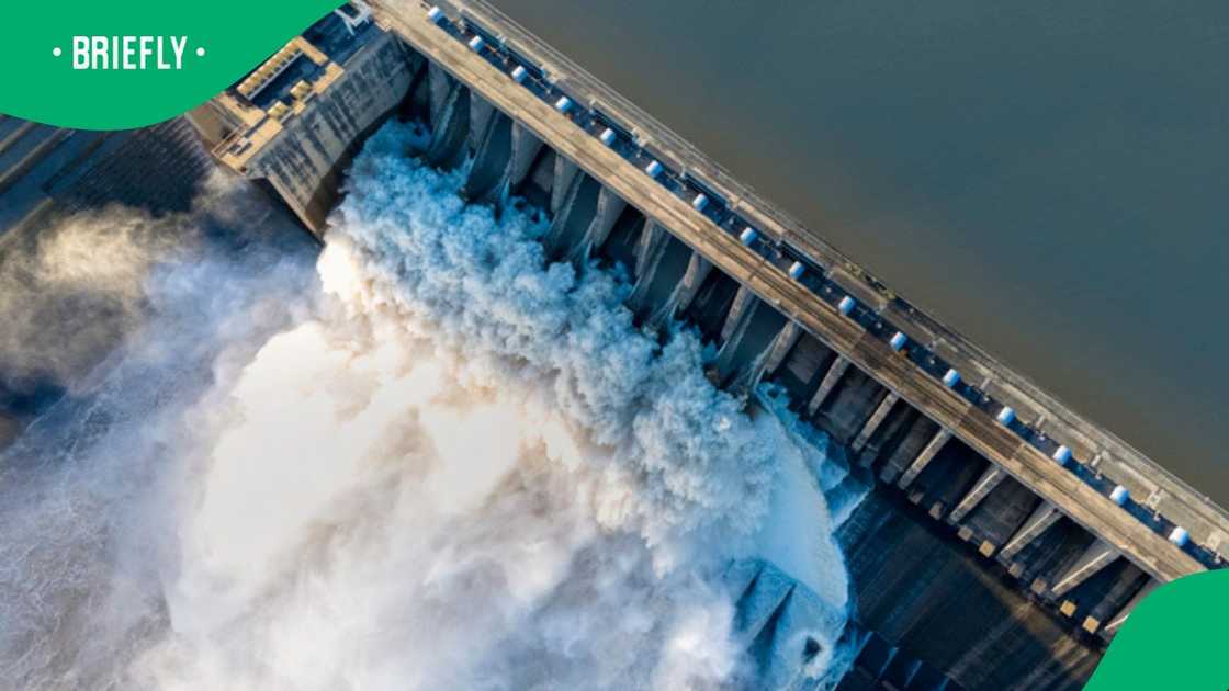 Accident in Vaal River claims two lives and four remain missing Accident in Vaal River claims two lives and four remain missing