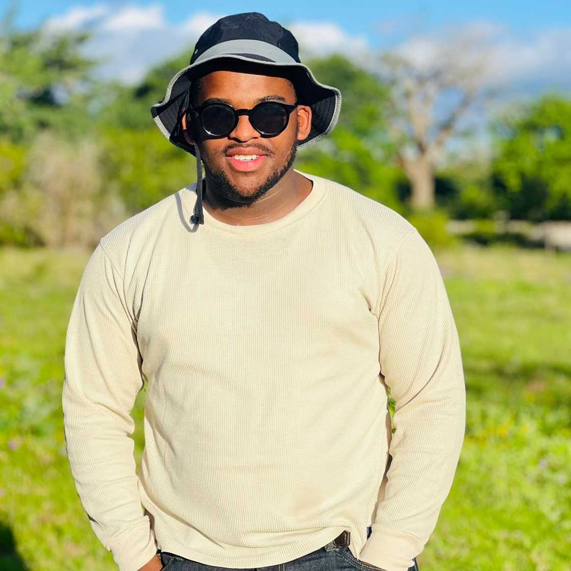 A man was left disappointed after spending R1100 on a date. A man was left disappointed after spending R1100 on a date.