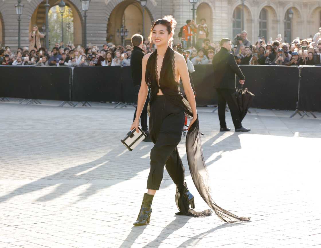 Ho-yeon Jung at Louis Vuitton RTW Spring 2025 Ho-yeon Jung at Louis Vuitton RTW Spring 2025