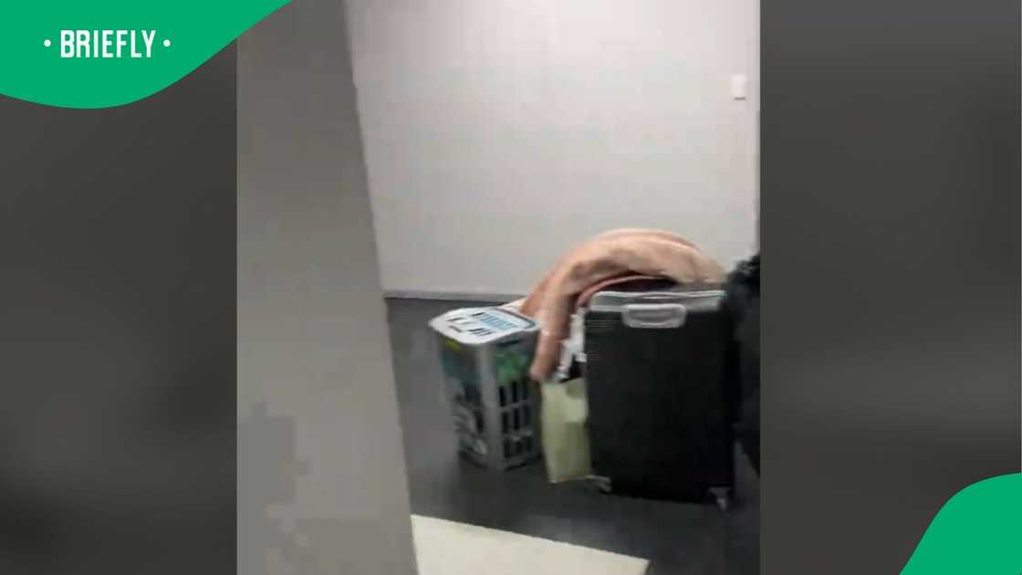 Woman's post on her new res goes viral. Woman's post on her new res goes viral.