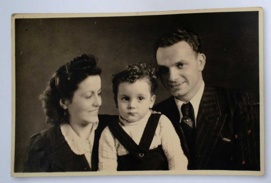 The couple's son was also allowed to attend the marriage in the death camp The couple's son was also allowed to attend the marriage in the death camp