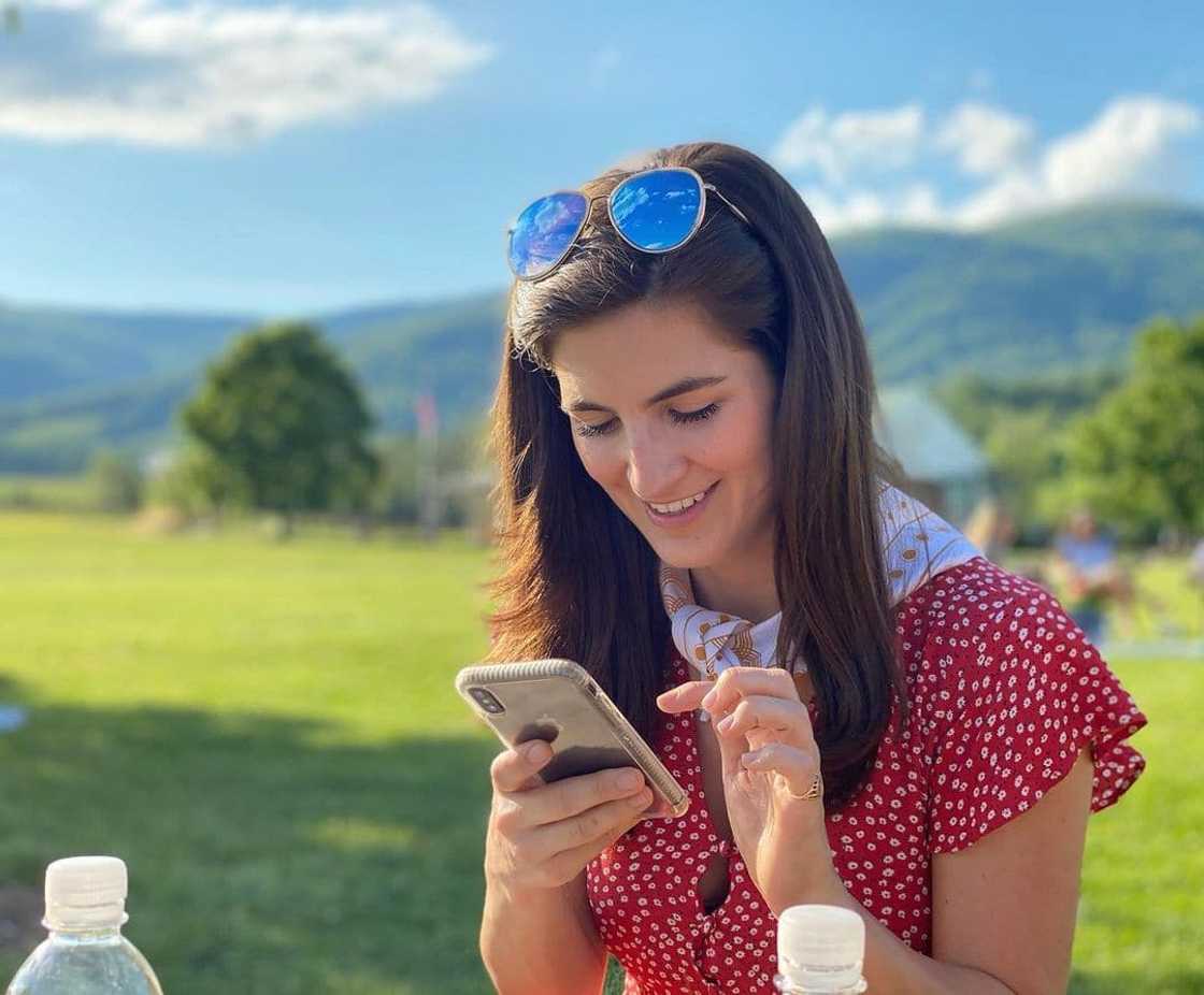 Kaitlan Collins net worth Kaitlan Collins net worth