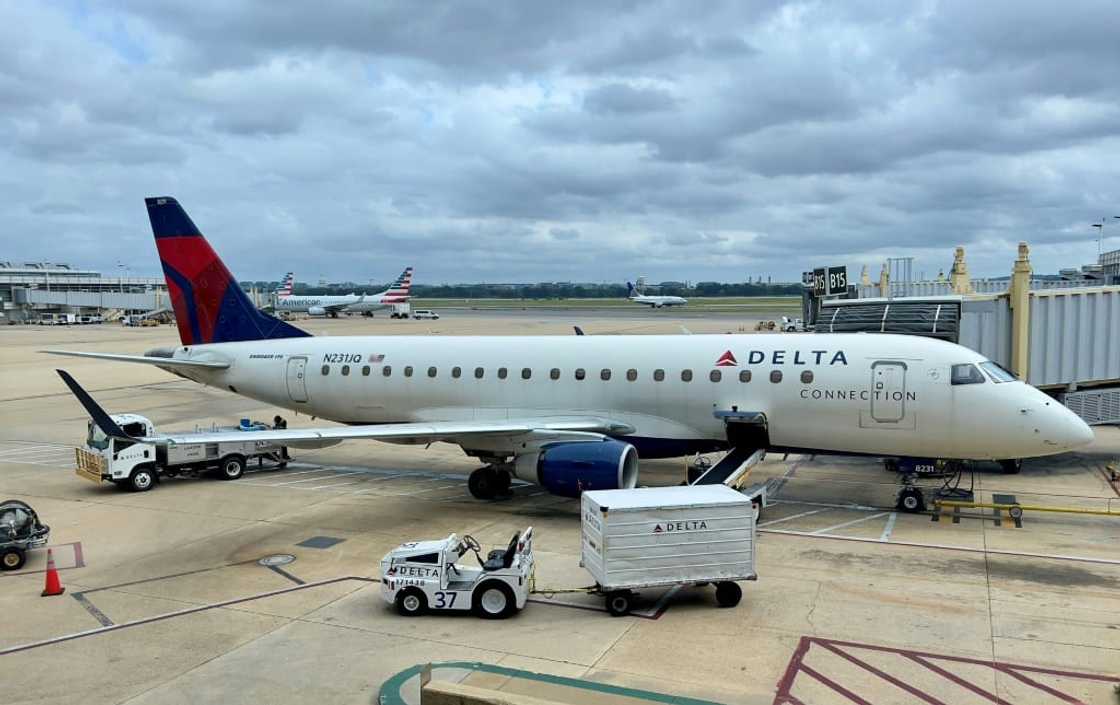 Despite its third quarter losses in 2022, Embraer's debt of $1.3 billion is less than it was a year earlier Despite its third quarter losses in 2022, Embraer's debt of $1.3 billion is less than it was a year earlier