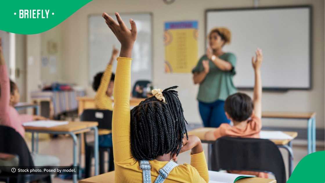 Mitchells Plain teacher helps students cope with gunshots Mitchells Plain teacher helps students cope with gunshots
