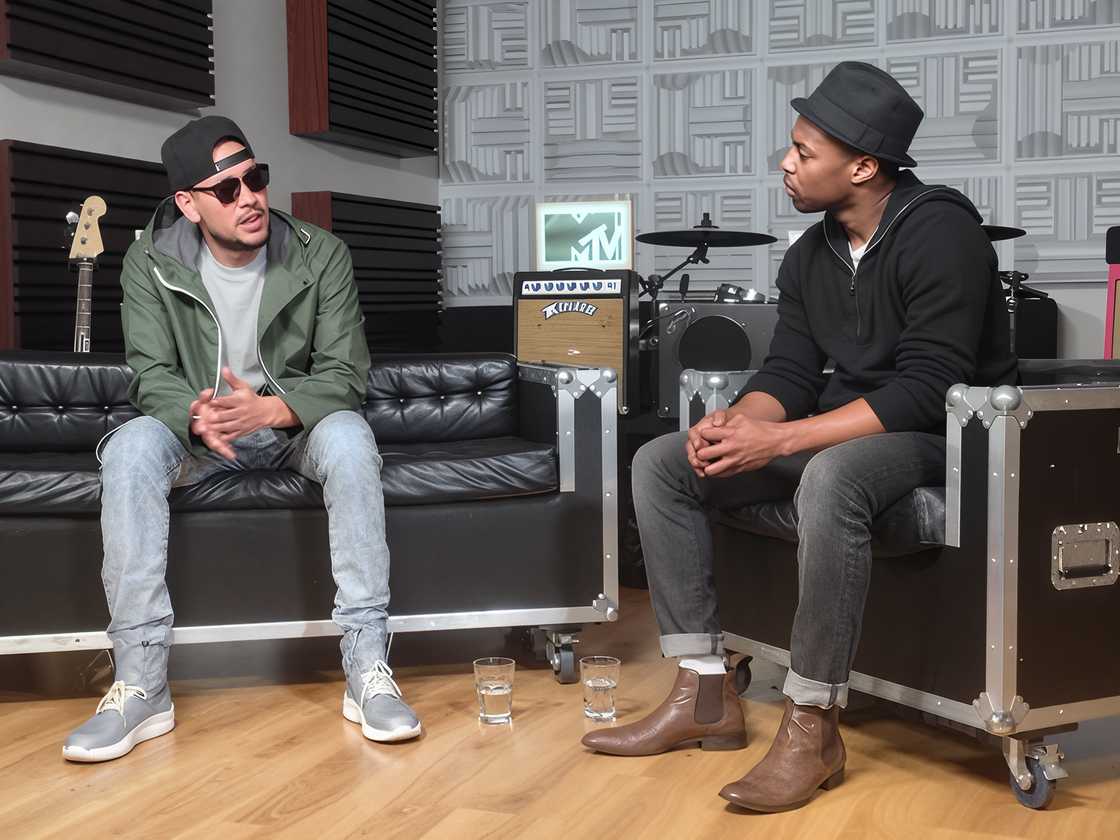 Sizwe Dhlomo opened up about working with AKA on a song Sizwe Dhlomo opened up about working with AKA on a song