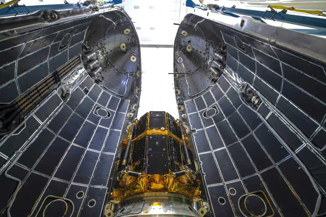 The Hakuto-R Mission 1 lander stored in SpaceX's Falcon 9 rocket The Hakuto-R Mission 1 lander stored in SpaceX's Falcon 9 rocket