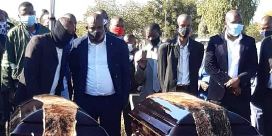 Funeral, death, parents Funeral, death, parents