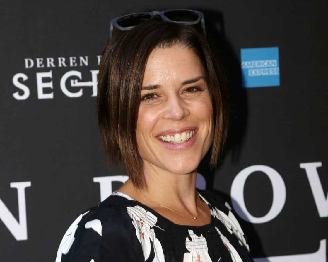 Does Neve Campbell have siblings? Does Neve Campbell have siblings?