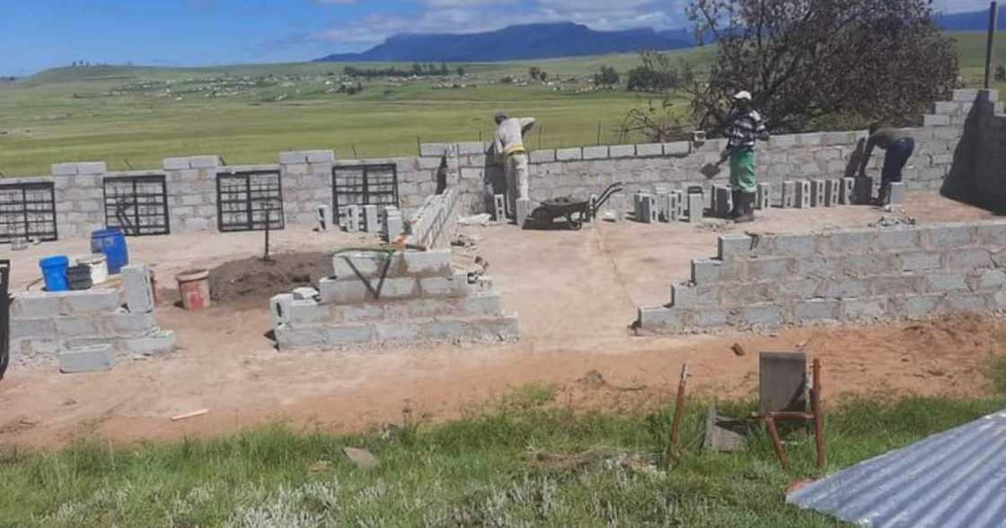 Parents Build Classrooms for Kids, Leaves SA Inspired and Frustrated Parents Build Classrooms for Kids, Leaves SA Inspired and Frustrated