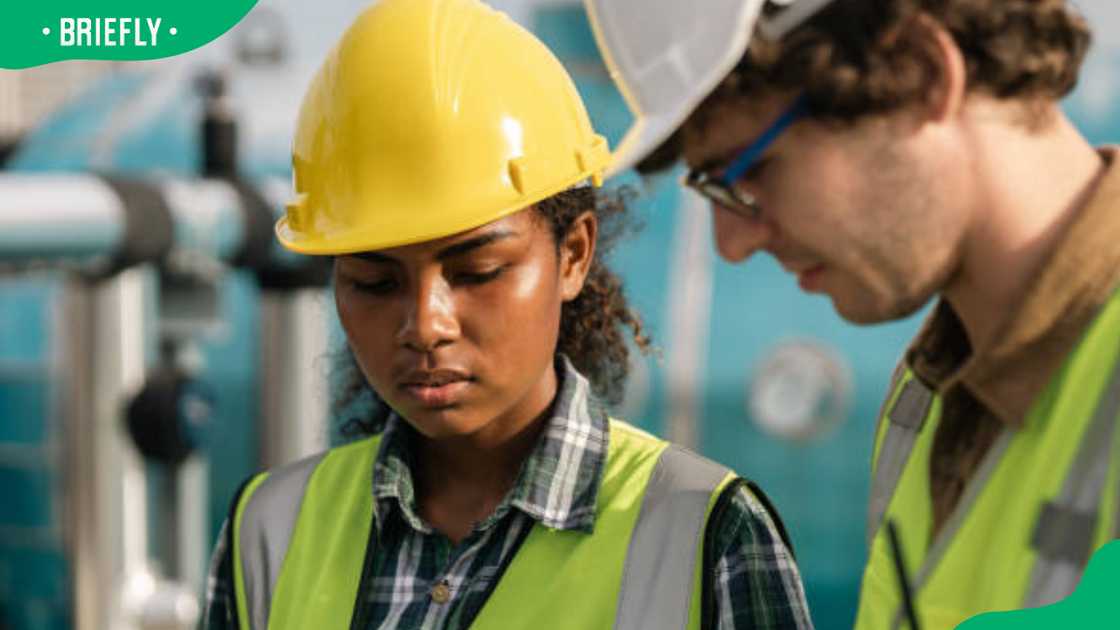 Project managers onsite Project managers onsite