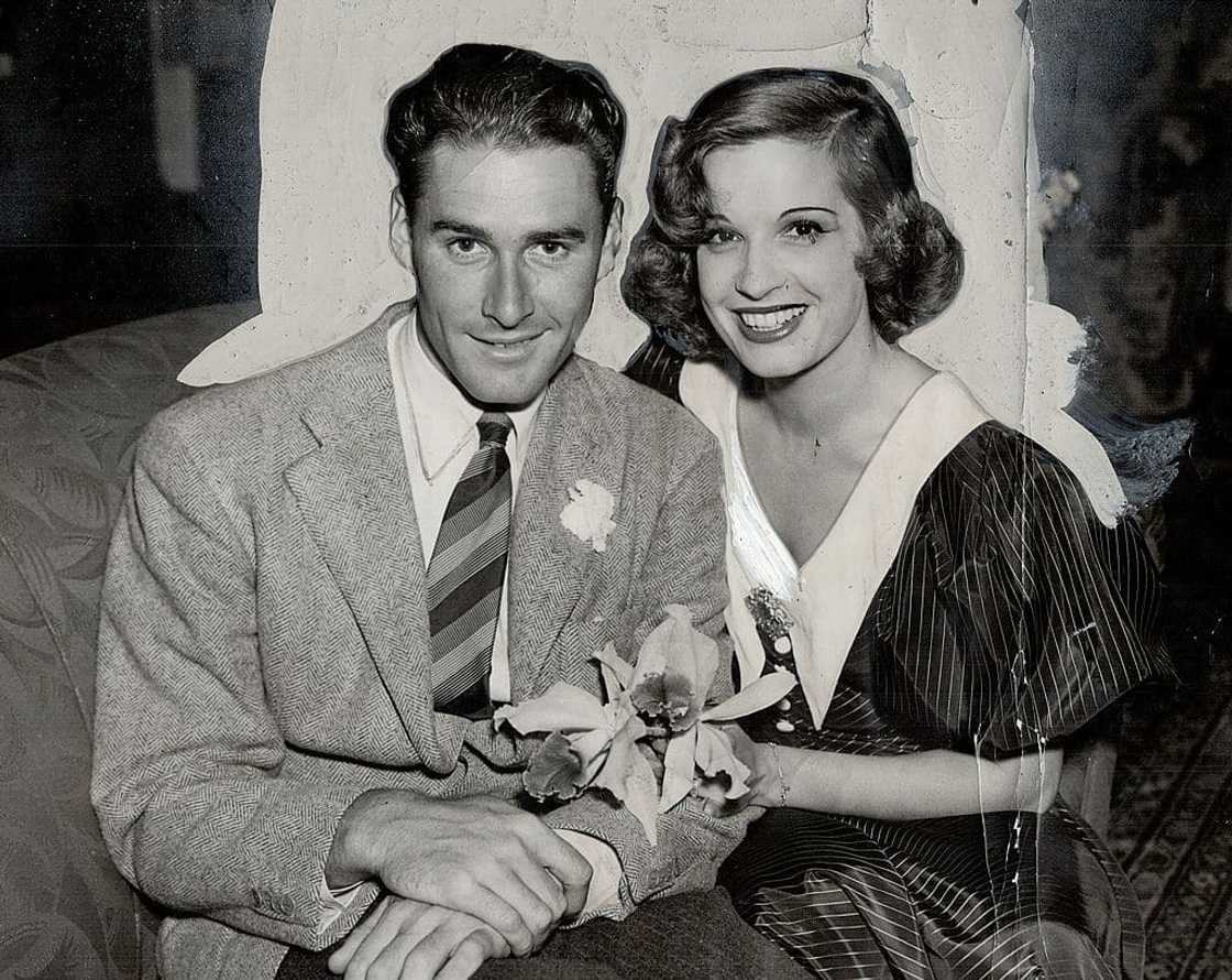 Who were Errol Flynn's wives? Who were Errol Flynn's wives?