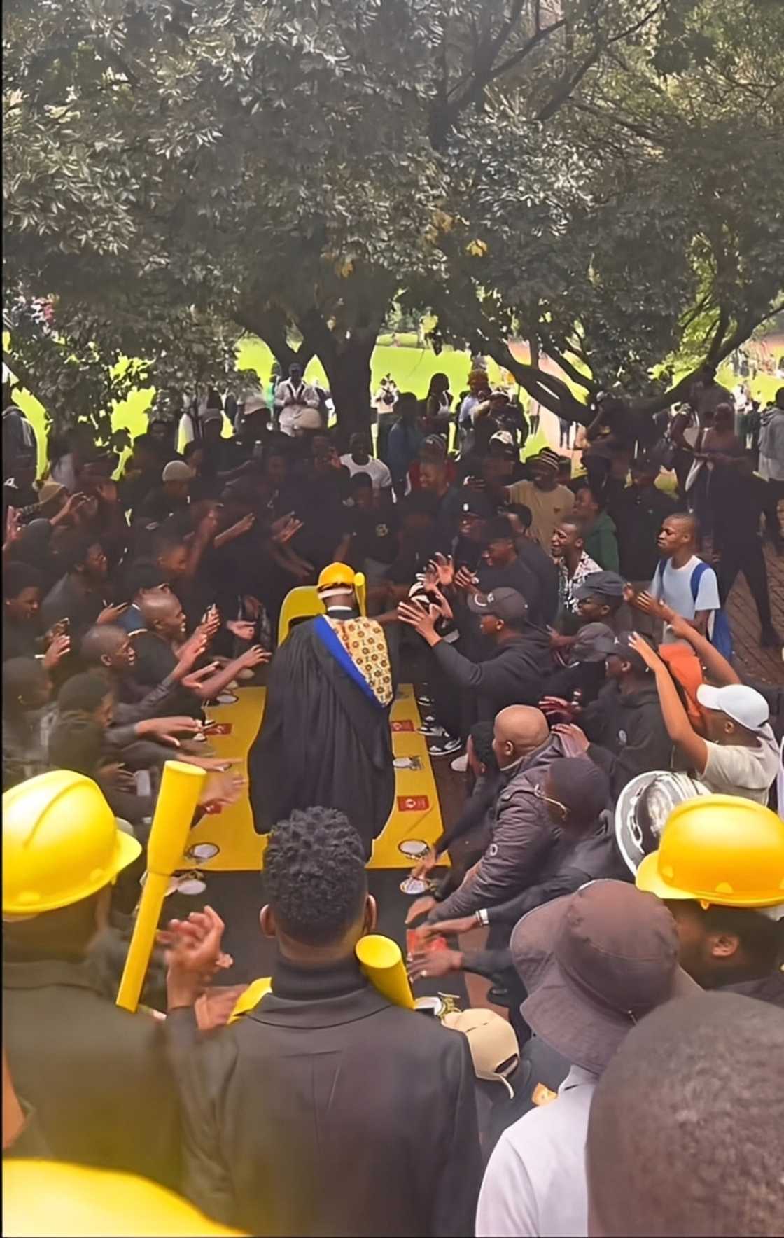 A UJ alumnus was welcomed by his fellow engineering graduates in a special way in a TikTok video. A UJ alumnus was welcomed by his fellow engineering graduates in a special way in a TikTok video.