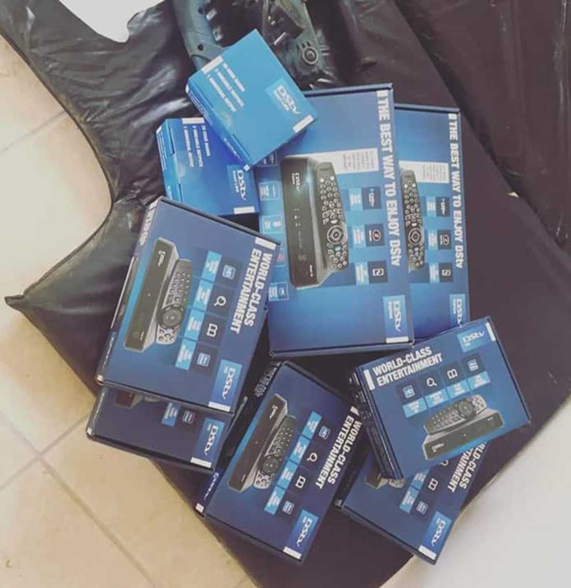 What is the difference between DStv decoders? What is the difference between DStv decoders?