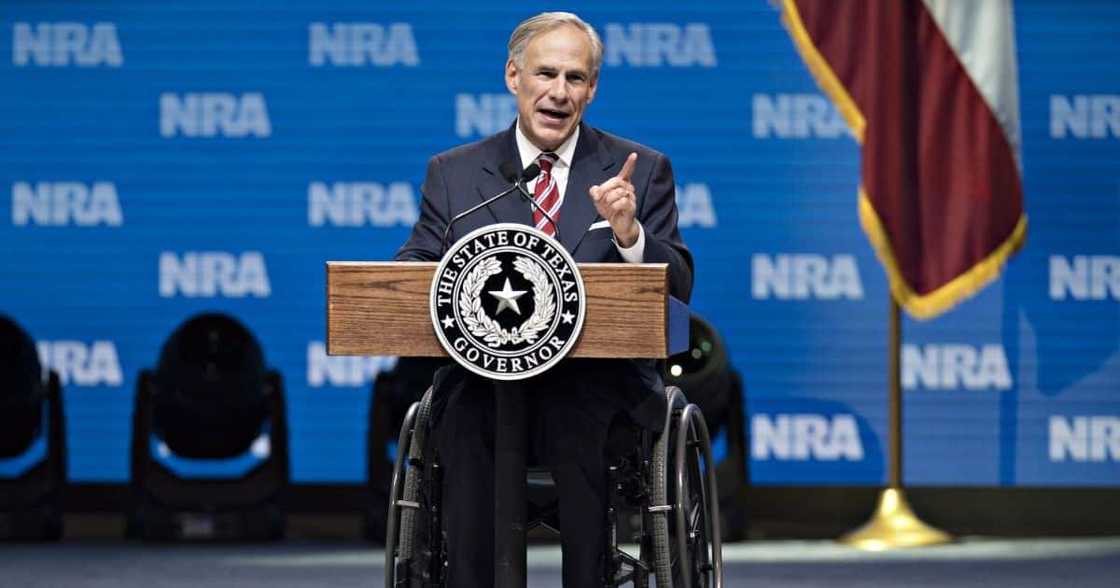 Texas governor, claiming South Africans, crossing US border, illegally, dragged, Greg Abbott Texas governor, claiming South Africans, crossing US border, illegally, dragged, Greg Abbott
