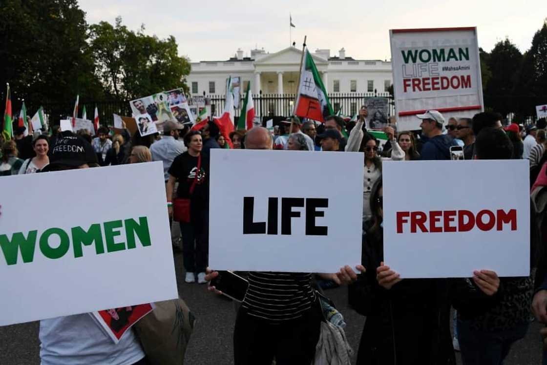 People march in solidarity with protesters in Iran in front of the White House People march in solidarity with protesters in Iran in front of the White House