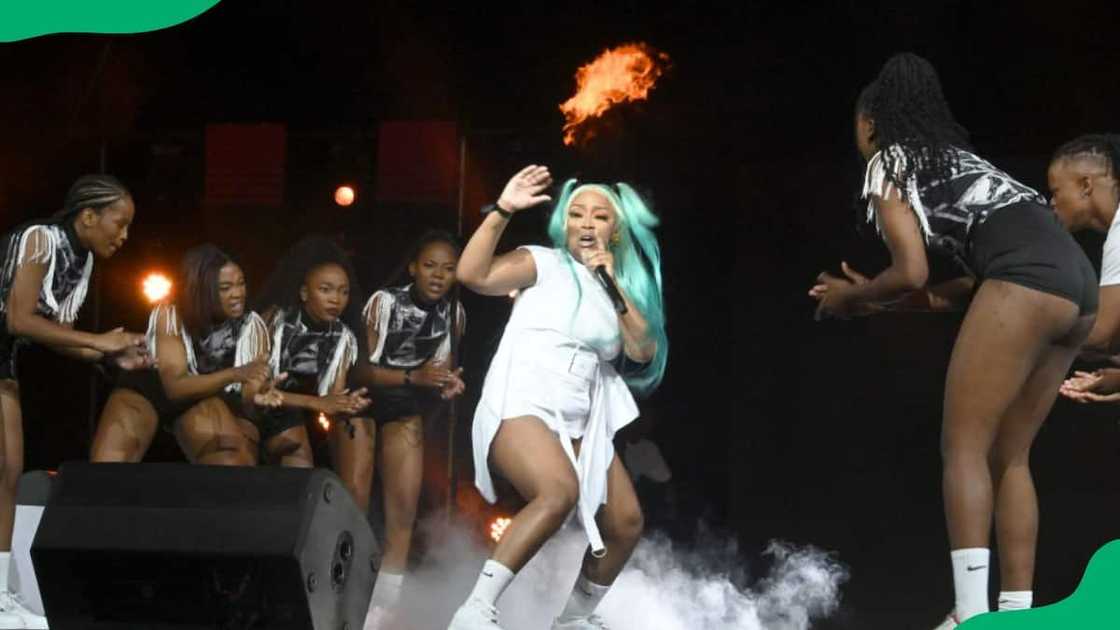 Kamo Mphela’s pictures of her performing