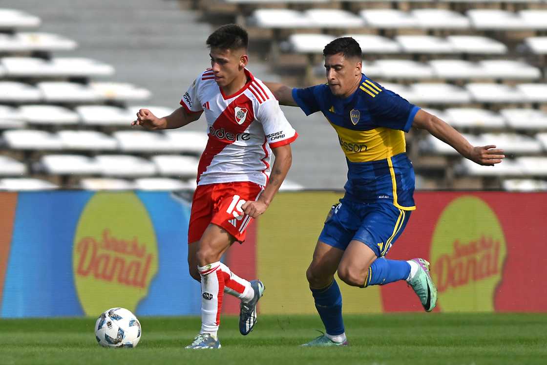 Claudio Echeverri and Miguel Merentiel at Mario Alberto Kempes Stadium