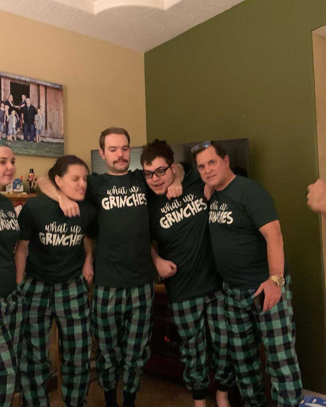 Grinch-themed set Grinch-themed set