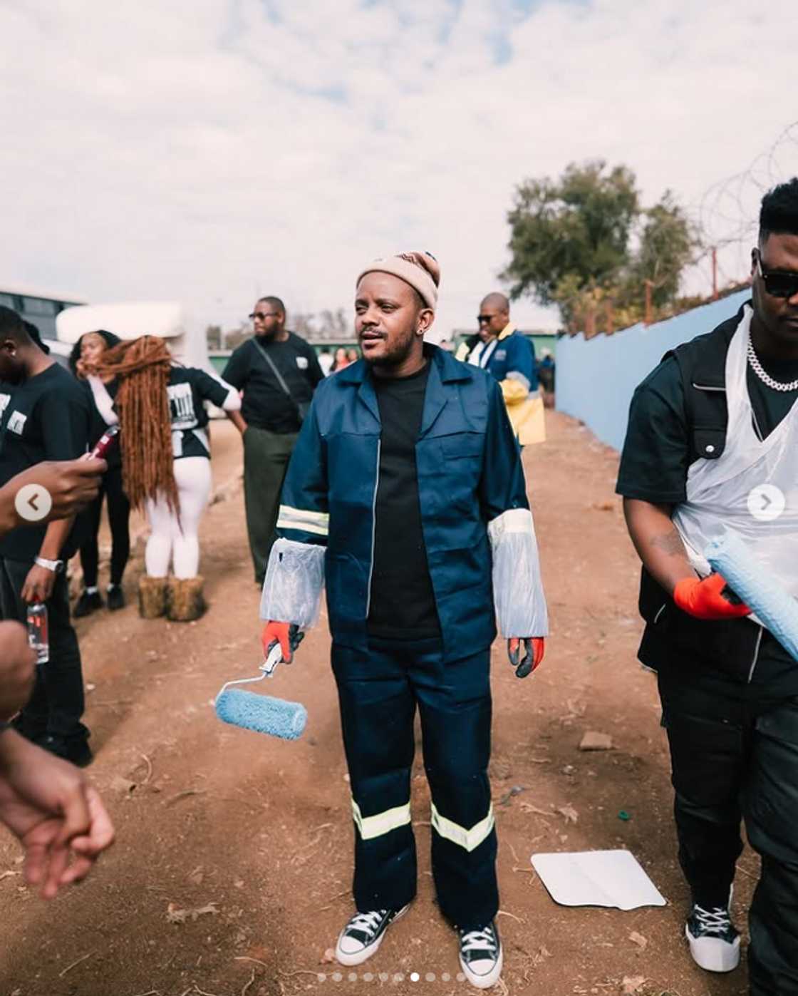 Kabza De Small and Mlindo The Vocalist helped out in the community. Kabza De Small and Mlindo The Vocalist helped out in the community.