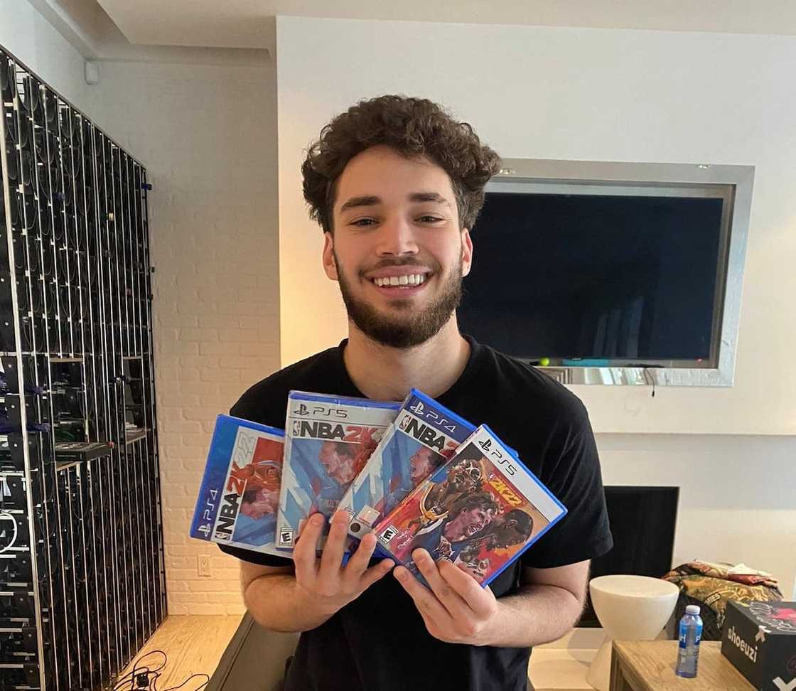 Adin Ross's net worth Adin Ross's net worth