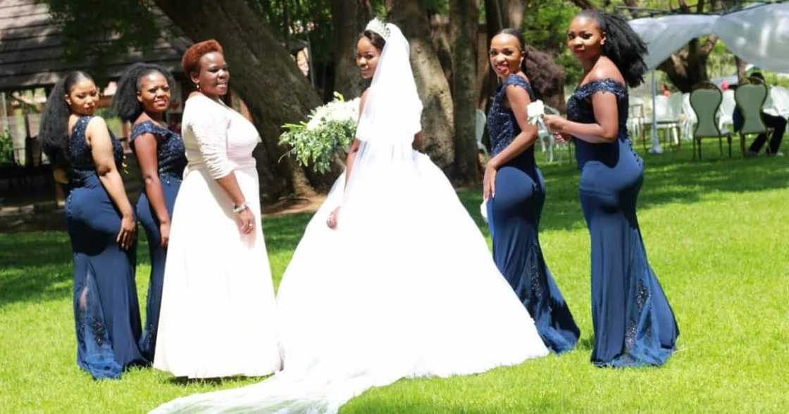 Mzansi swoons over stunning pics of newlyweds, "Oh that's beautiful" Mzansi swoons over stunning pics of newlyweds, "Oh that's beautiful"