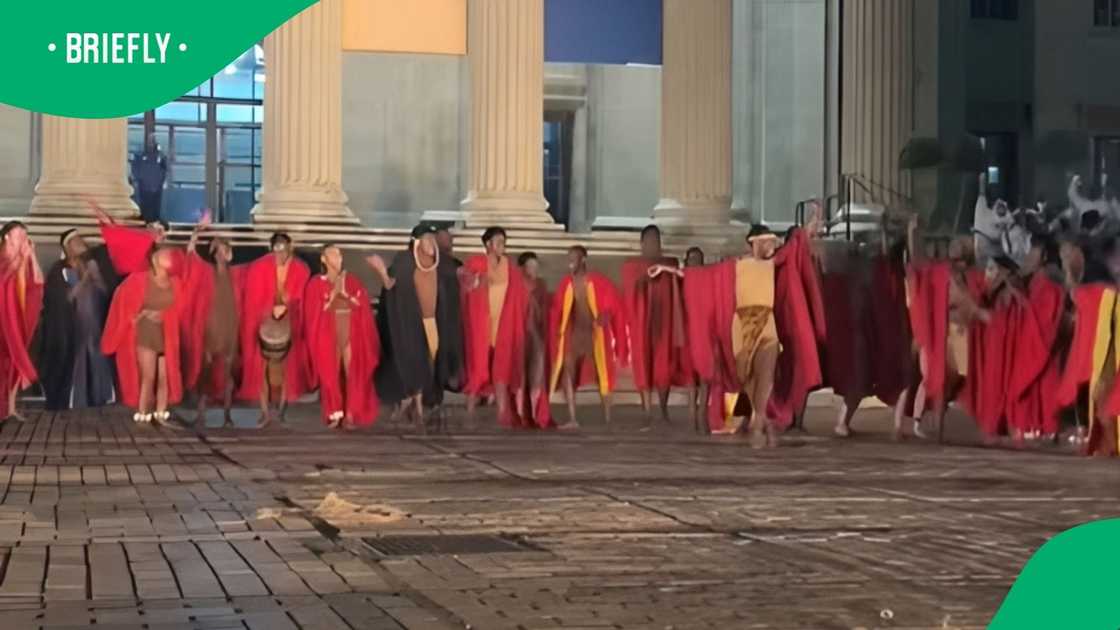 Wits graduate stuns with dance celebrating special day Wits graduate stuns with dance celebrating special day