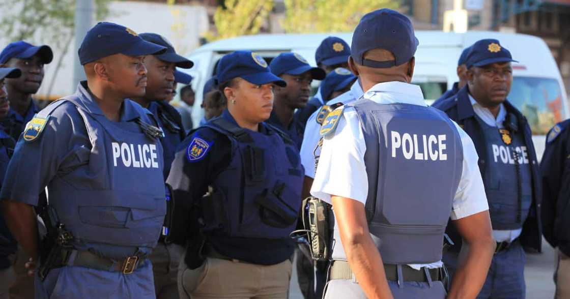 SAPS, july unrest, training police officer, 10 000 cops, Gauteng, KwaZulu-Natal