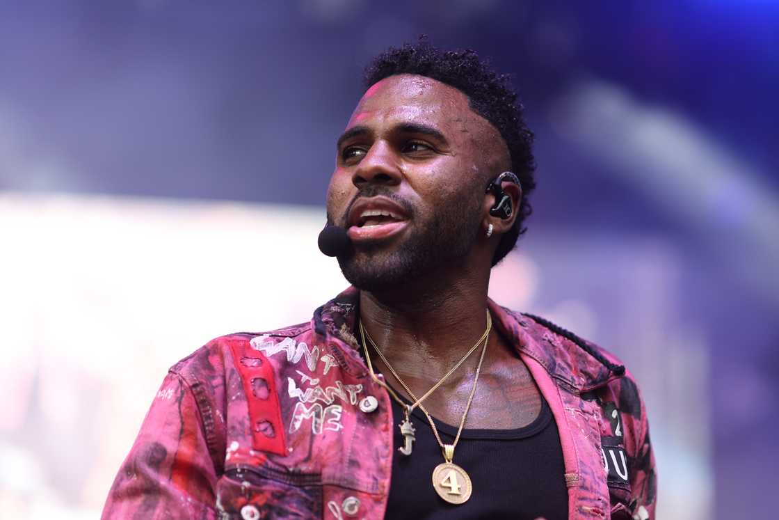 Jason Derulo performs a concert during Day Two of the LIV Golf Invitational - Chicago at Rich Harvest Farms in Sugar Grove, Illinois Jason Derulo performs a concert during Day Two of the LIV Golf Invitational - Chicago at Rich Harvest Farms in Sugar Grove, Illinois