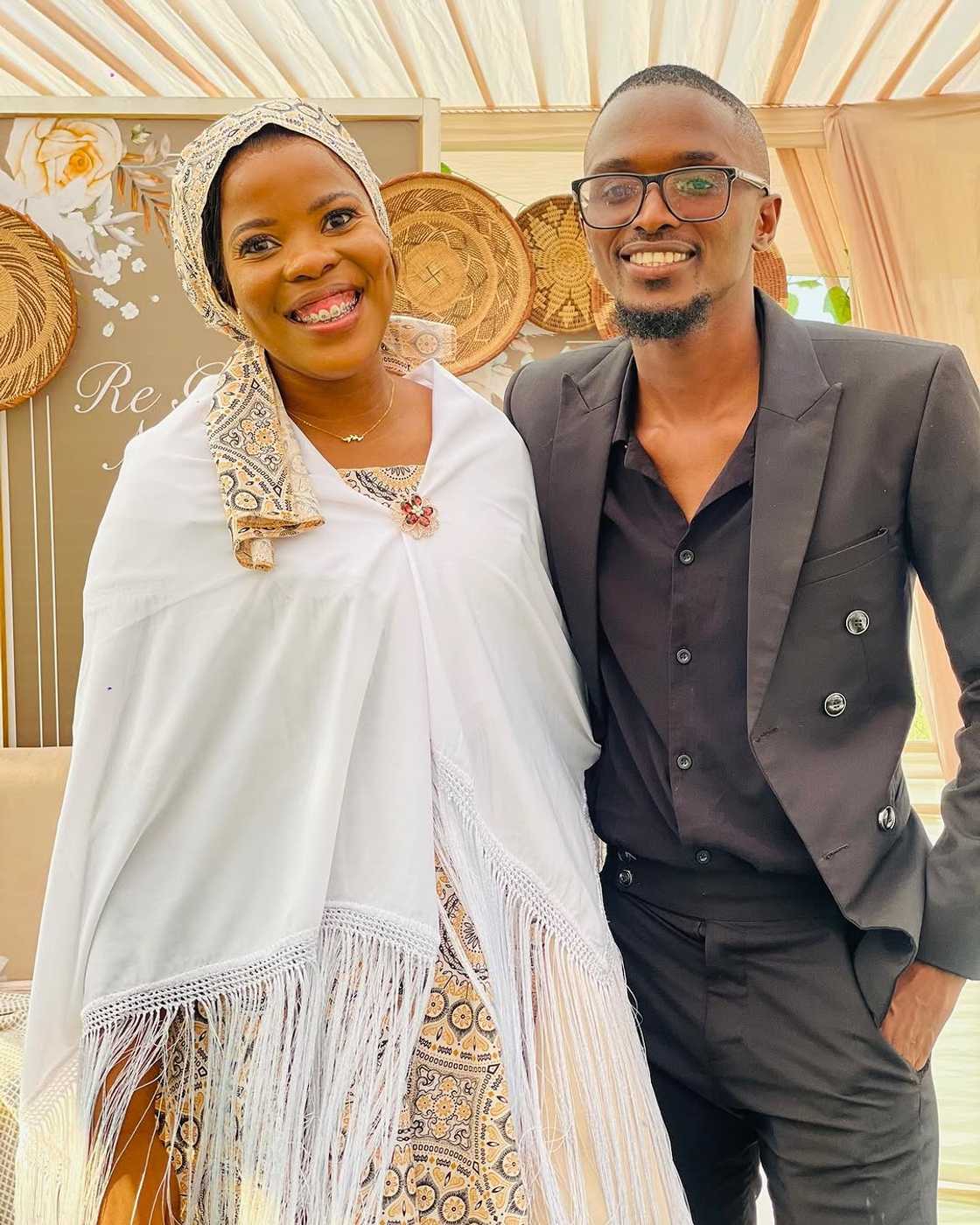 A makoti and her husband. A makoti and her husband.