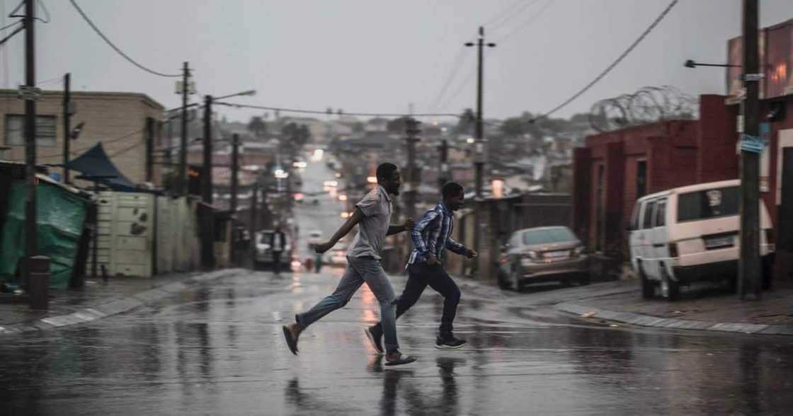 KZN man dies, heavy rains, wall falls on him, south african weather service, emergency, rescue KZN man dies, heavy rains, wall falls on him, south african weather service, emergency, rescue