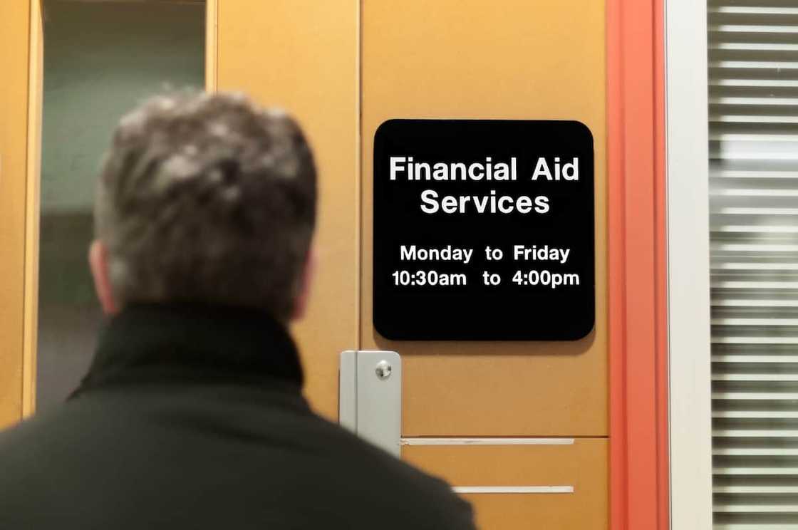 College financial assistance College financial assistance