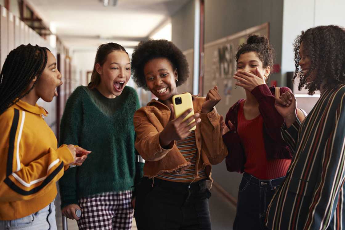 A gent faked his birthday at Spur and received special treatment from the waitress, amusing Mzansi. A gent faked his birthday at Spur and received special treatment from the waitress, amusing Mzansi.