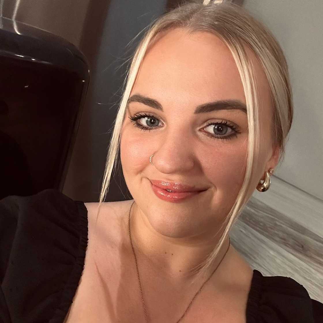 Others invited the woman to their homes for a braai on her return