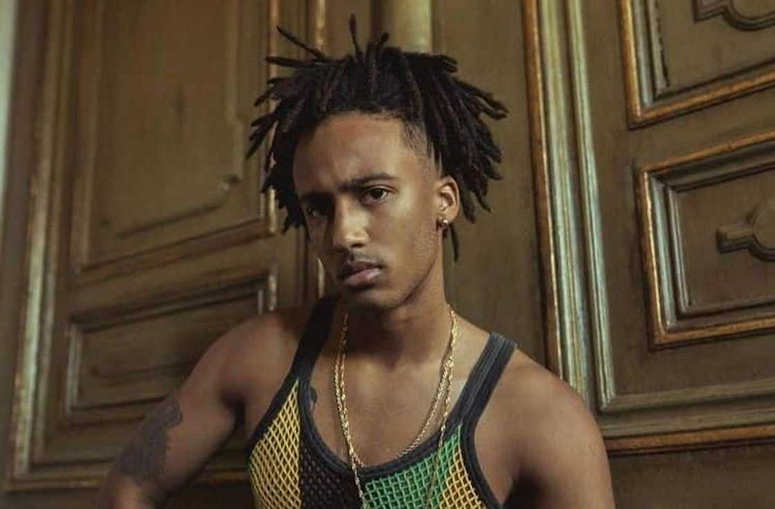 How long does it take to get high top dreads? How long does it take to get high top dreads?