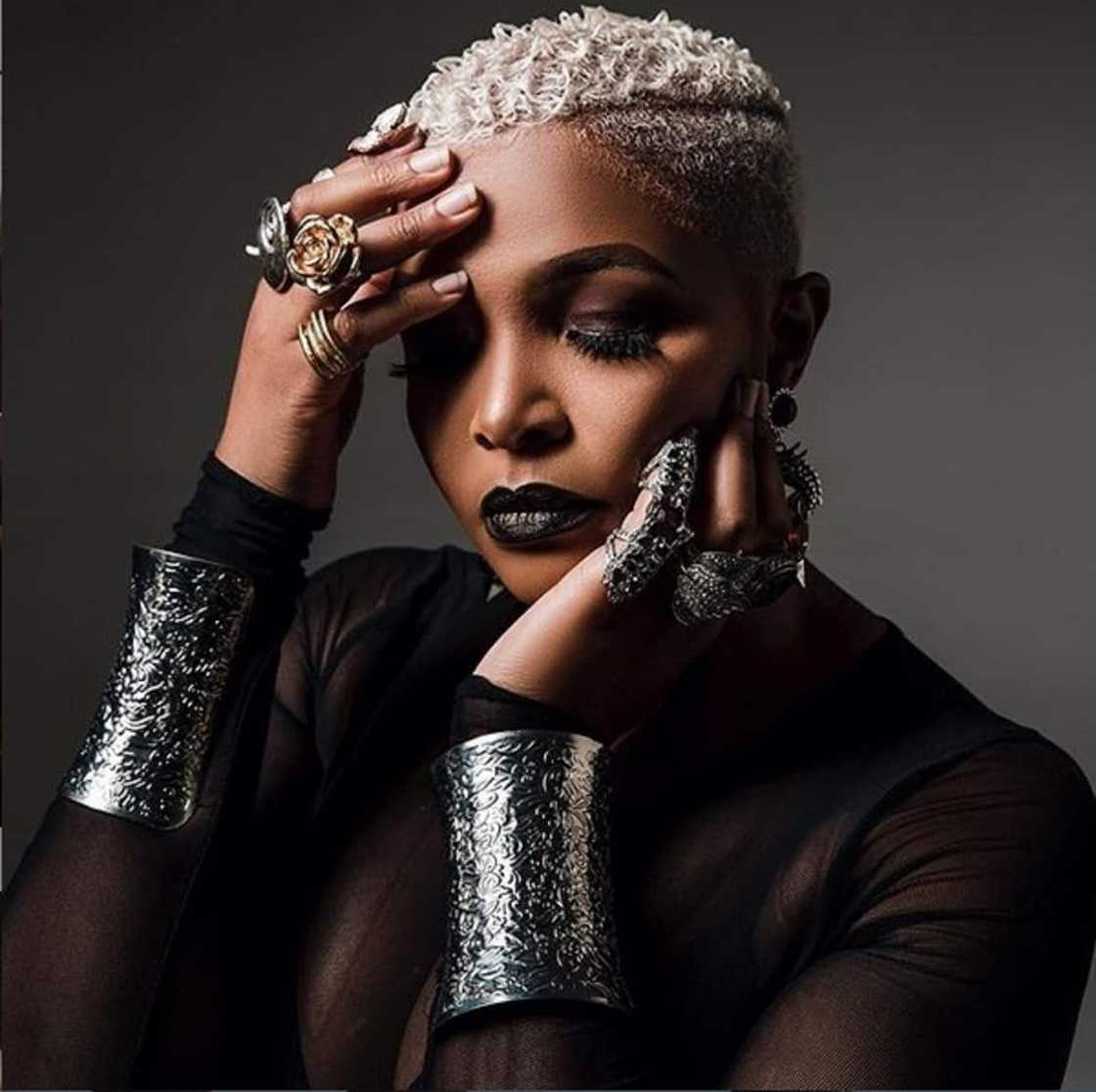 Simphiwe Dana image
simphiwe dana husband Simphiwe Dana image
simphiwe dana husband