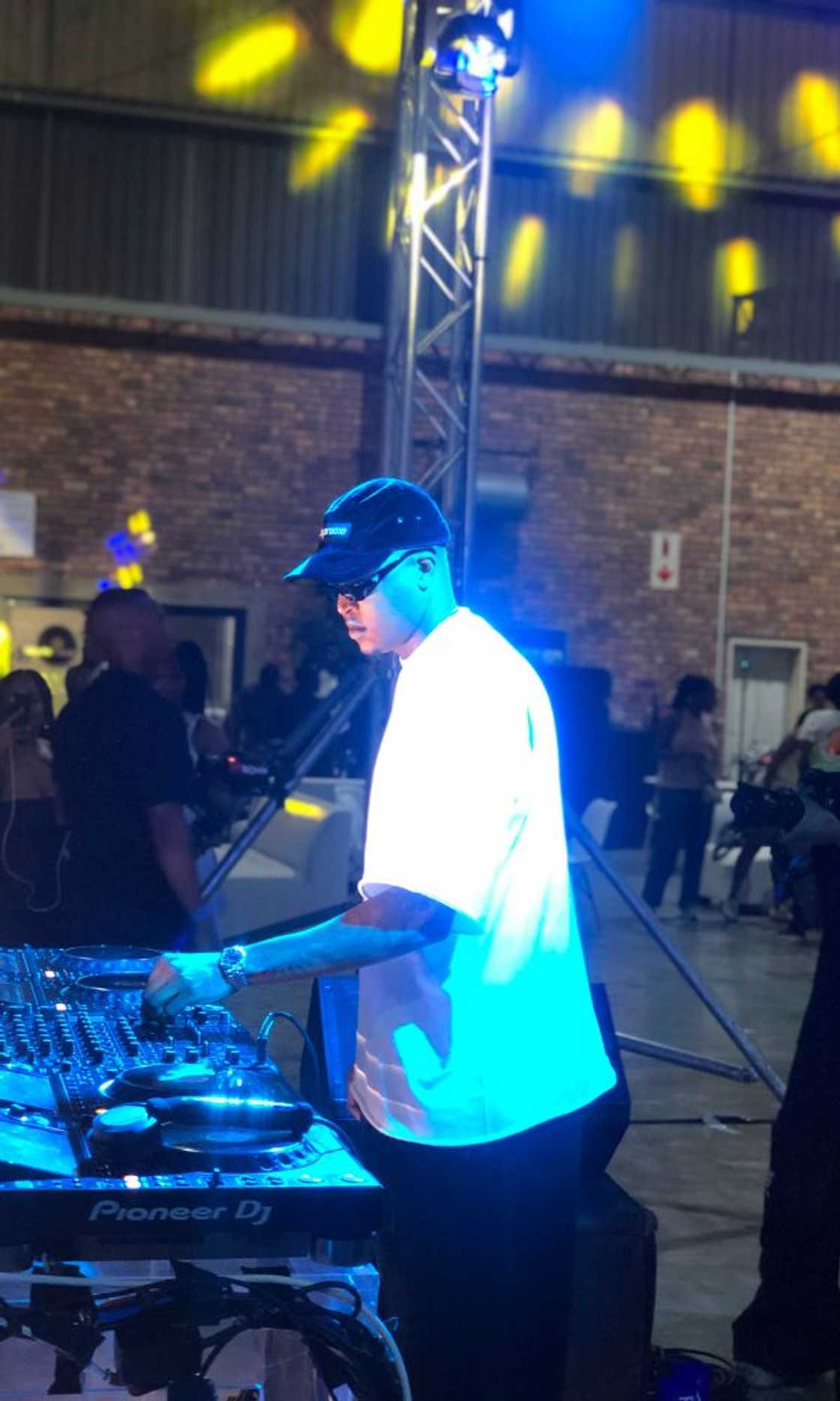 Oscar Mbo at Flying Fish's Surprisingly Good Sets