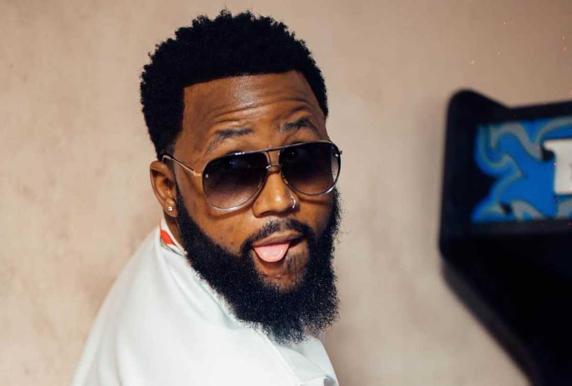 Cassper was amused to find someone who looks like him Cassper was amused to find someone who looks like him