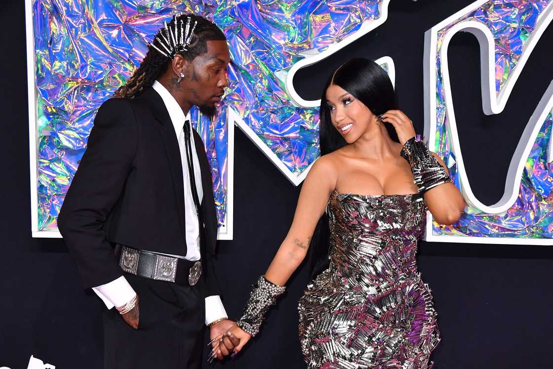 Offset caught strays after Cardi B flaunted her new man Offset caught strays after Cardi B flaunted her new man