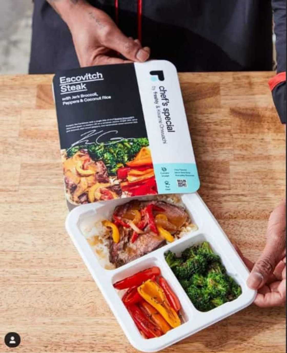 Carter Comstock: age, wife, house, photos, career, profiles, net worth Carter Comstock: age, wife, house, photos, career, profiles, net worth