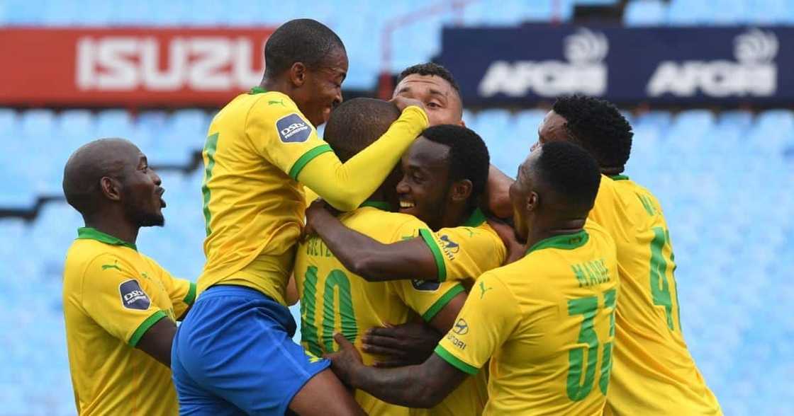 Former Mamelodi Sundowns midfielder Roger Feutmba explains why Sundowns can beat Al Ahly. Image: @Masandawana/Twitter