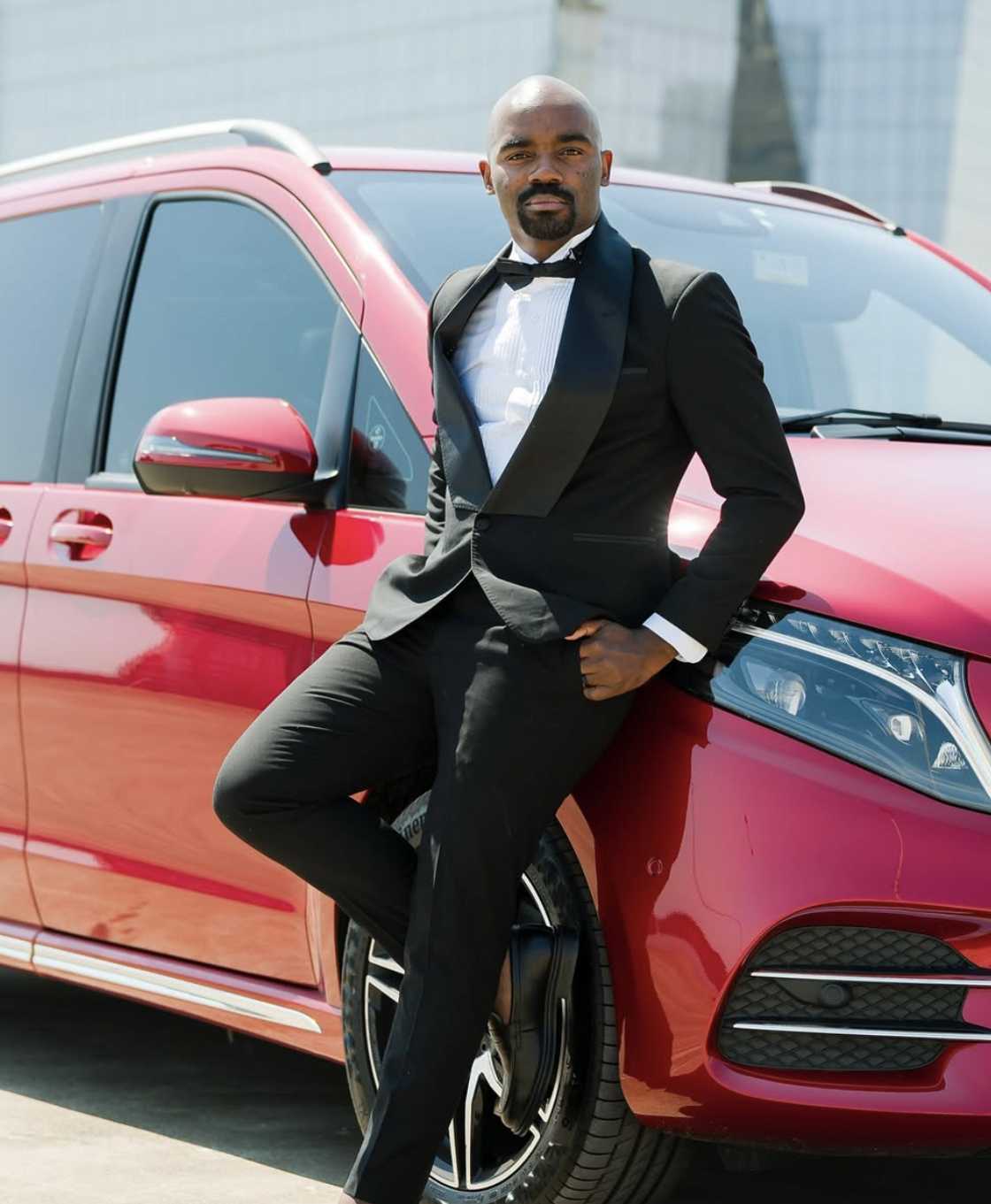 Mzansi sang Dr Musa Mthombeni's praises Mzansi sang Dr Musa Mthombeni's praises