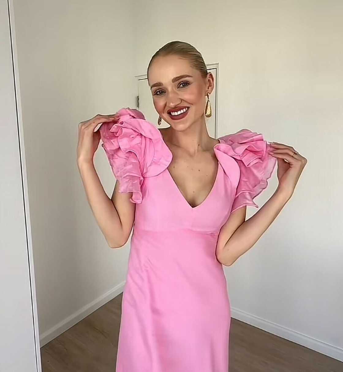 A Cape Town woman gave her take on the viral Woolworths mochi flavours in a taste test video.