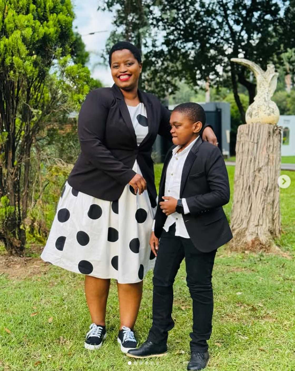 Themba Ntuli and wife celebrate wedding anniversary.