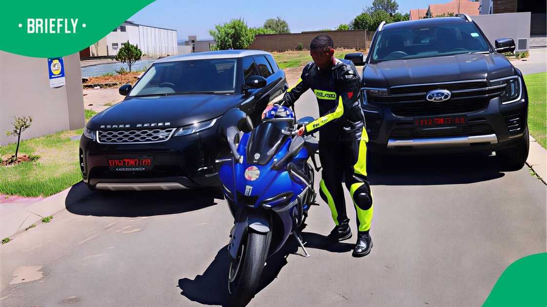 Andile Jali, social media