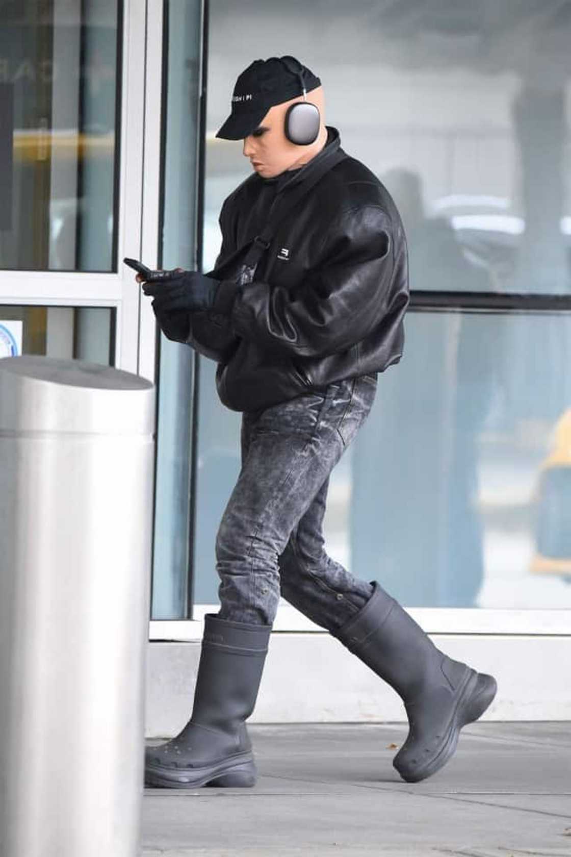 Kanye West and his mask. Kanye West and his mask.