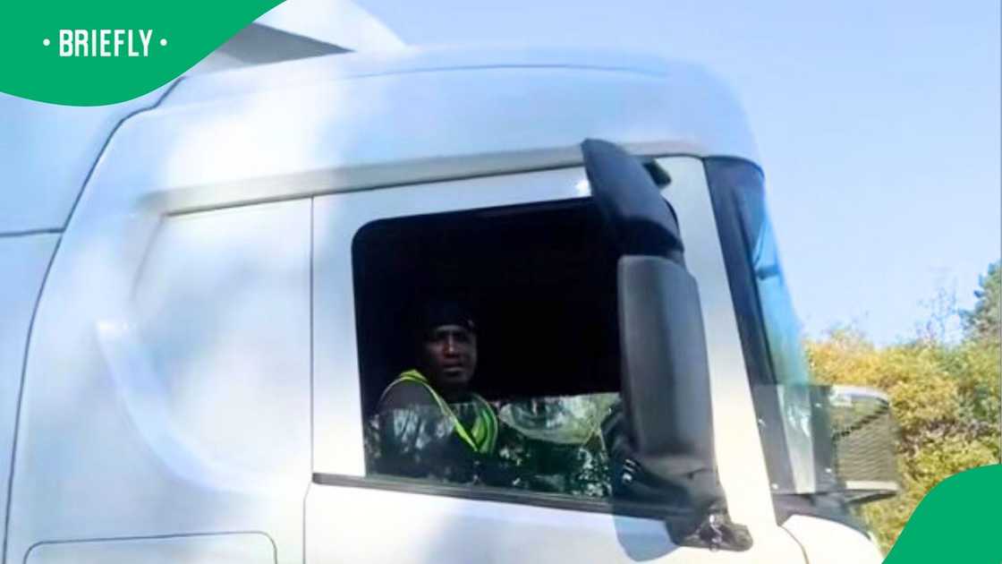 Truck driver stops to see daughter in TikTok video Truck driver stops to see daughter in TikTok video