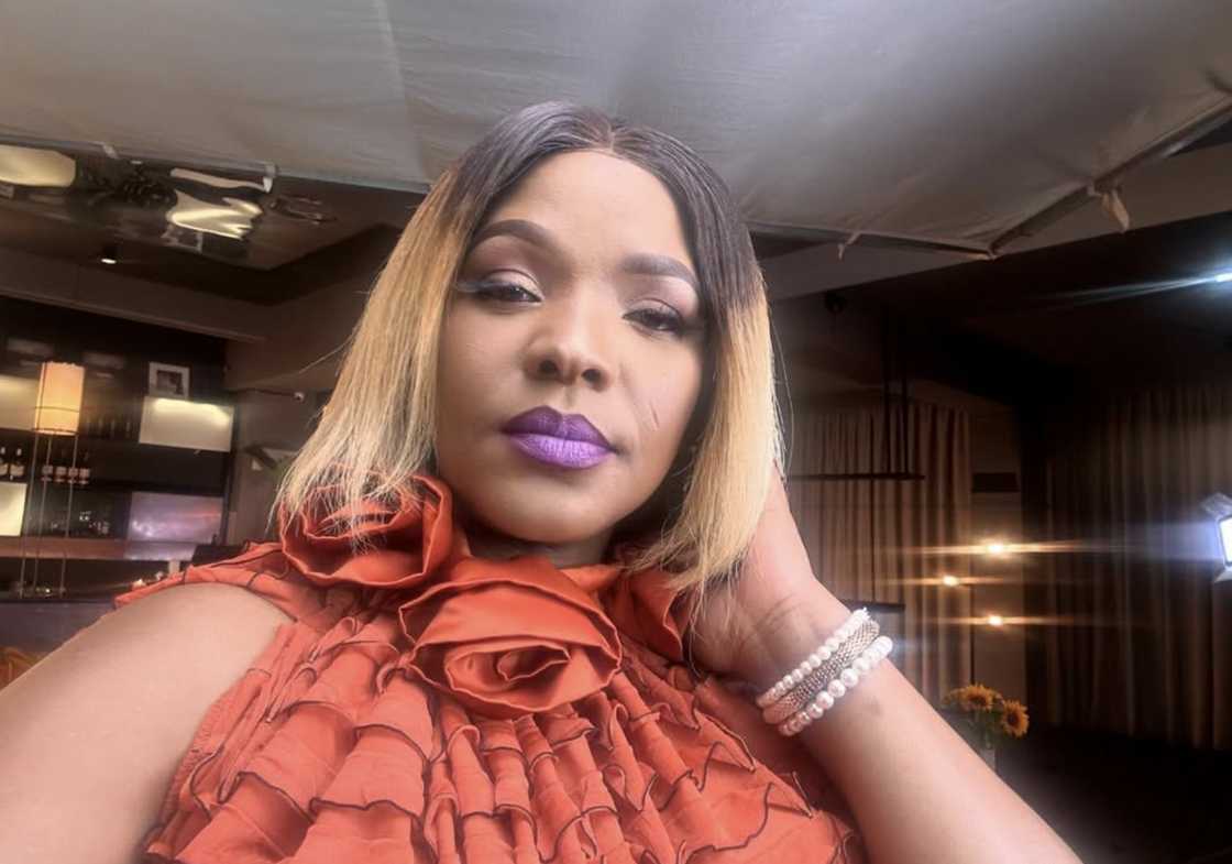 Fans showed love to Mandoza's wife Fans showed love to Mandoza's wife