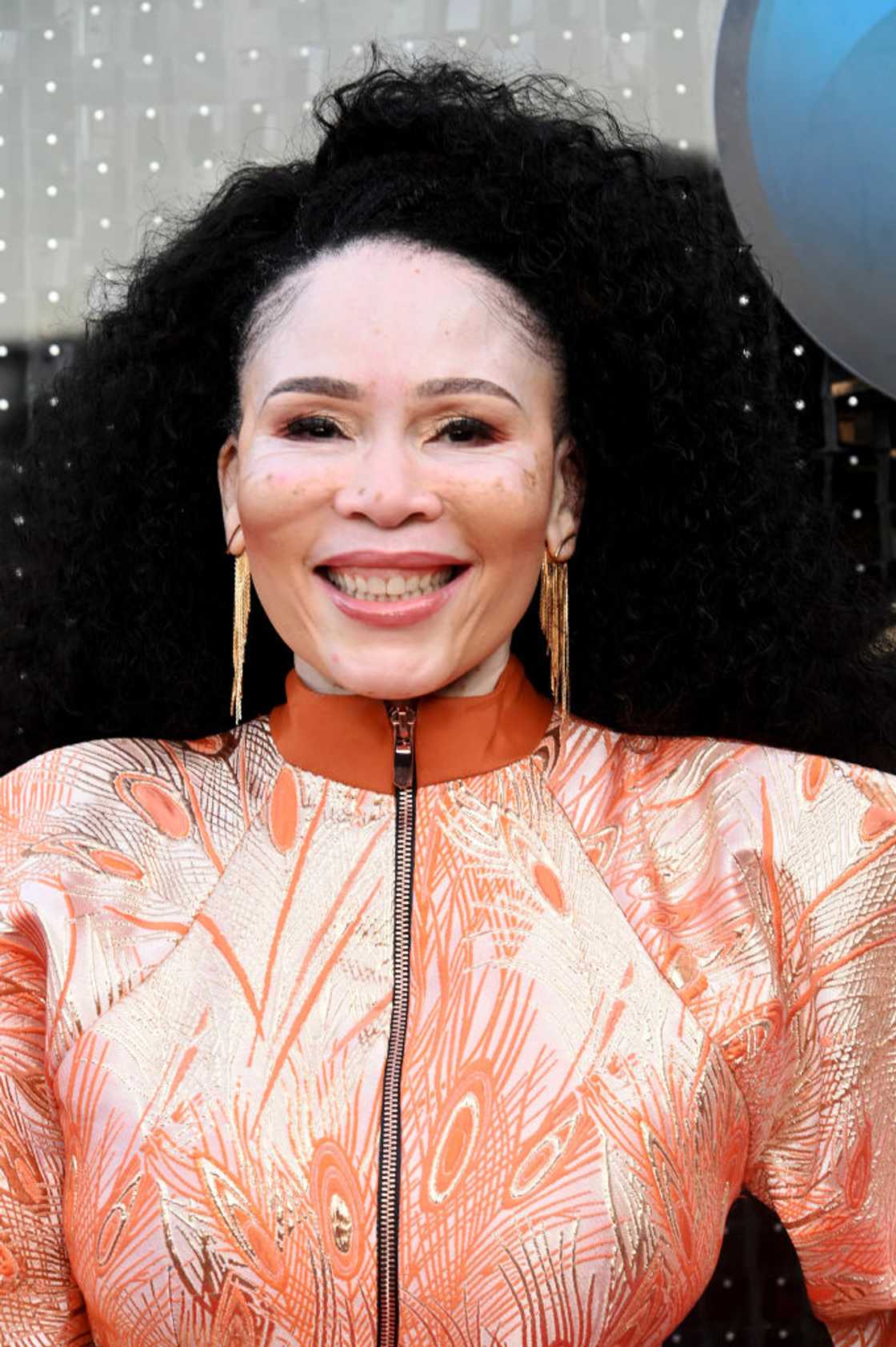 Leleti Khumalo has warned peeps against a scam. Leleti Khumalo has warned peeps against a scam.